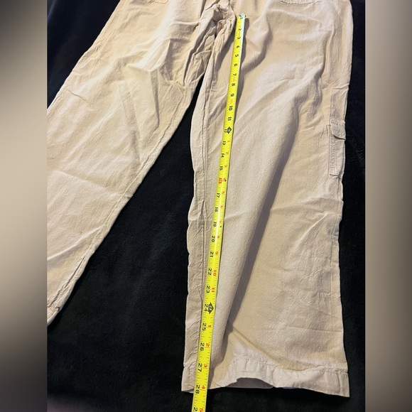 White Stag Women's Relaxed Fit Tan Cargo Pants/Capris size S/M - Picture 5 of 12